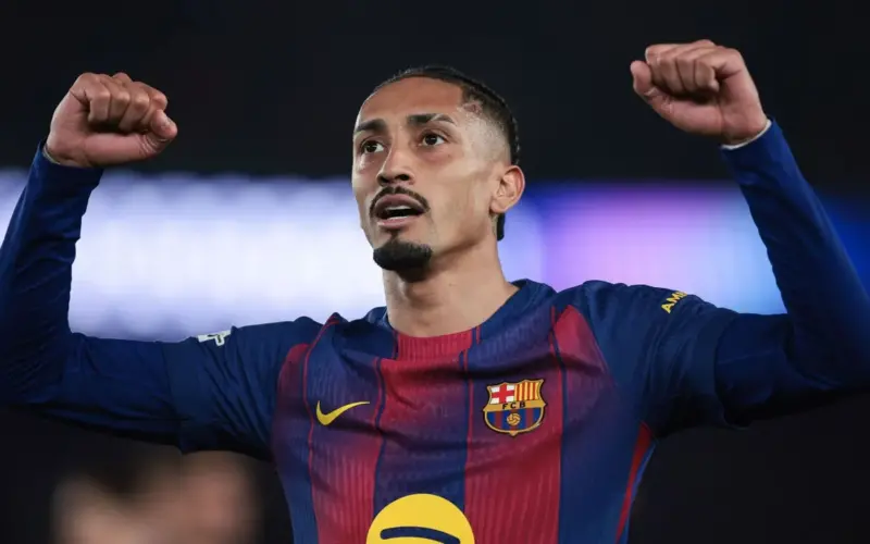 “رافينيا سيقوم بذلك بعد كأس العالم!”.. رد رسمي على انتقال نجم برشلونة إلى الهلال أو النصر